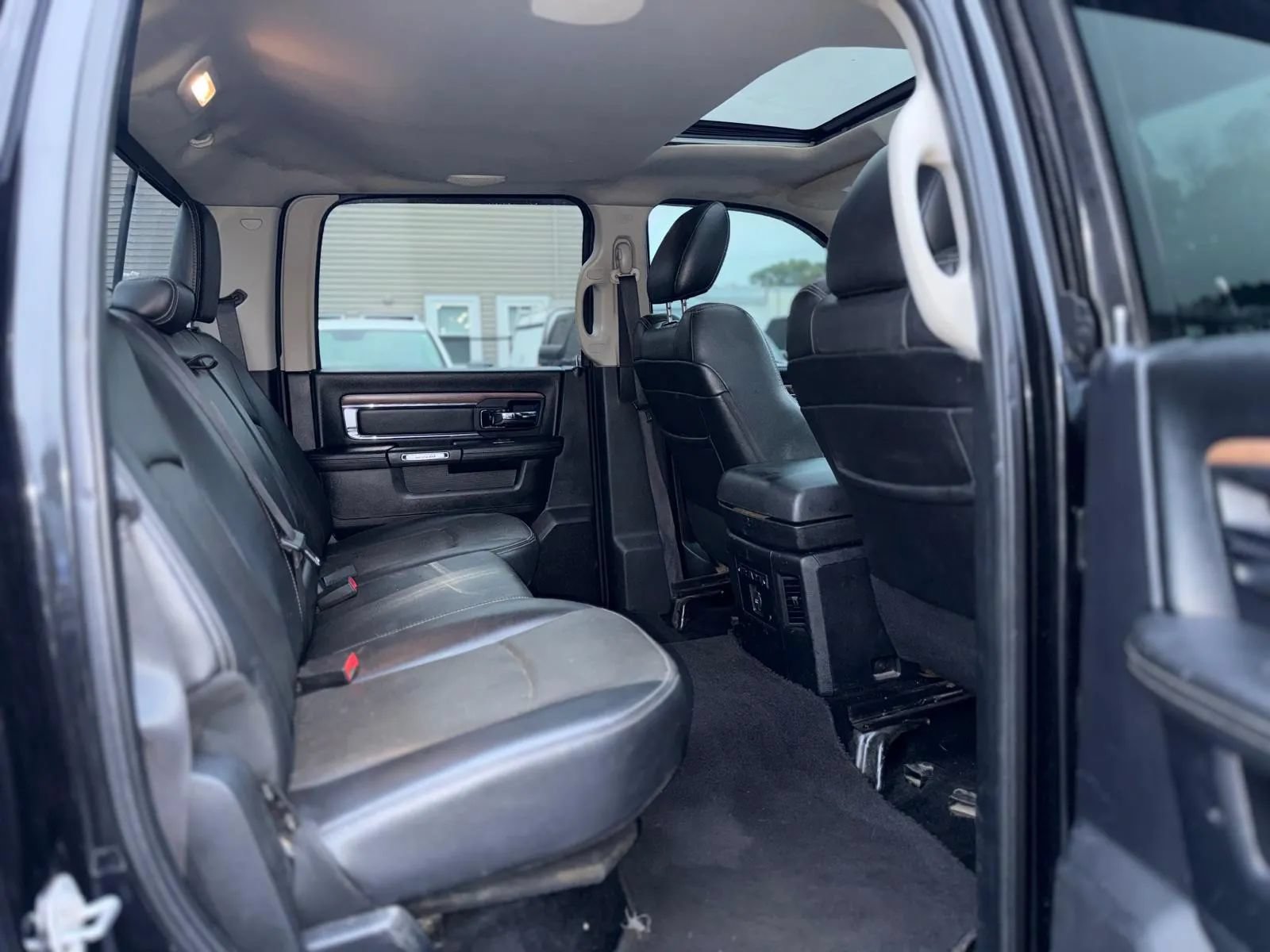 Used 2016 RAM 2500 Laramie w/ Convenience Group AWD/4WD image 14