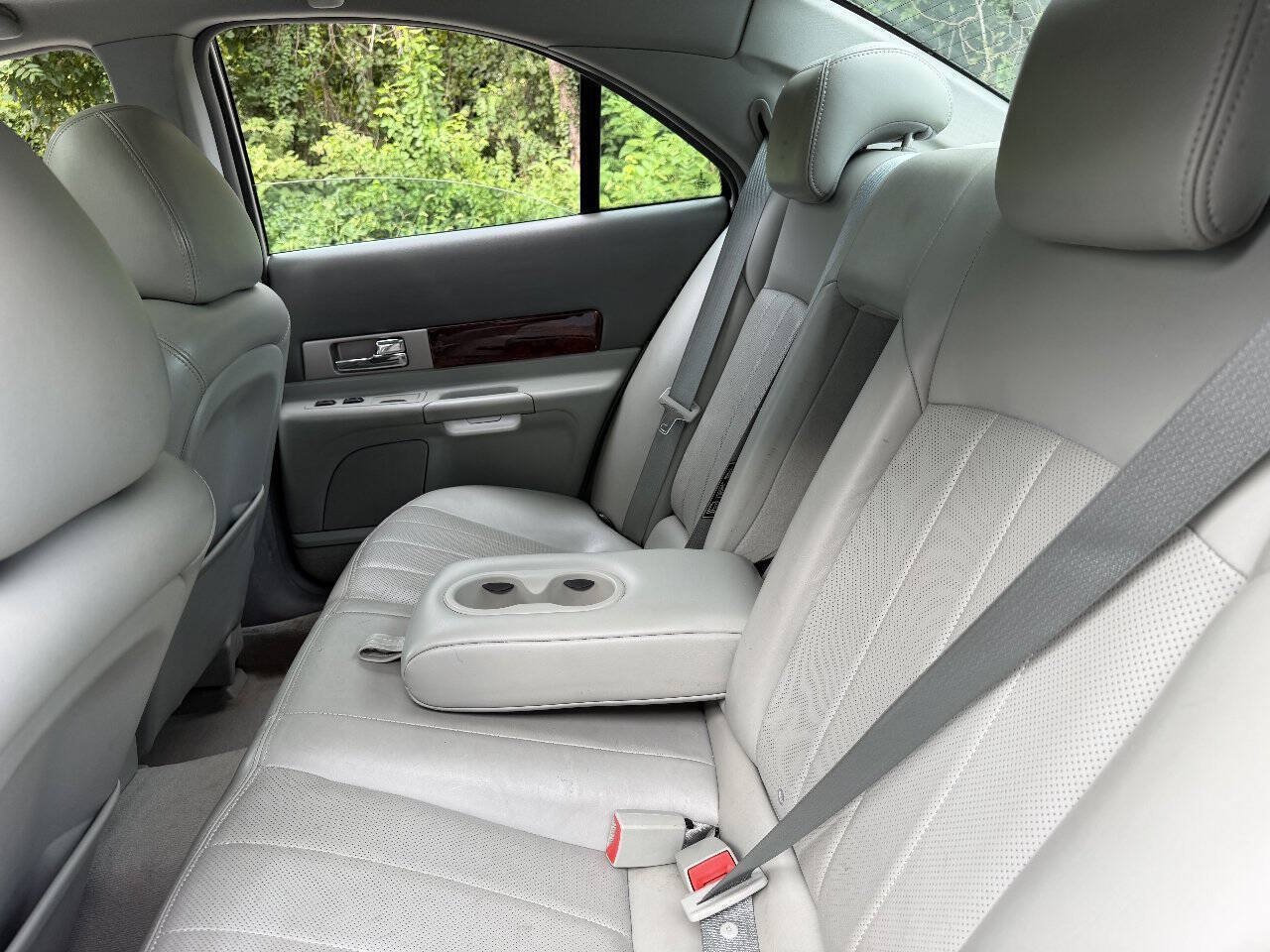 Used 2003 Lincoln LS RWD image 2