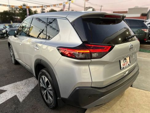 Used 2021 Nissan Rogue SV image 7