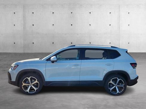 New 2025 Volkswagen Taos SEL image 25