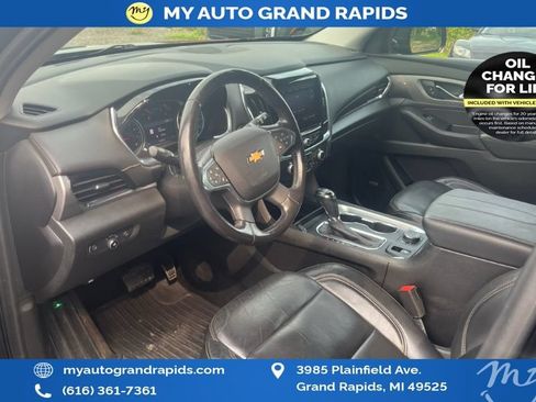 Used 2020 Chevrolet Traverse LT w/ LT Premium Package AWD/4WD image 7