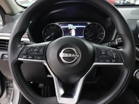 Used 2024 Nissan Altima 2.5 SV FWD image 14