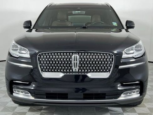 Used 2023 Lincoln Aviator Reserve w/ Equipment Group 201A image 2