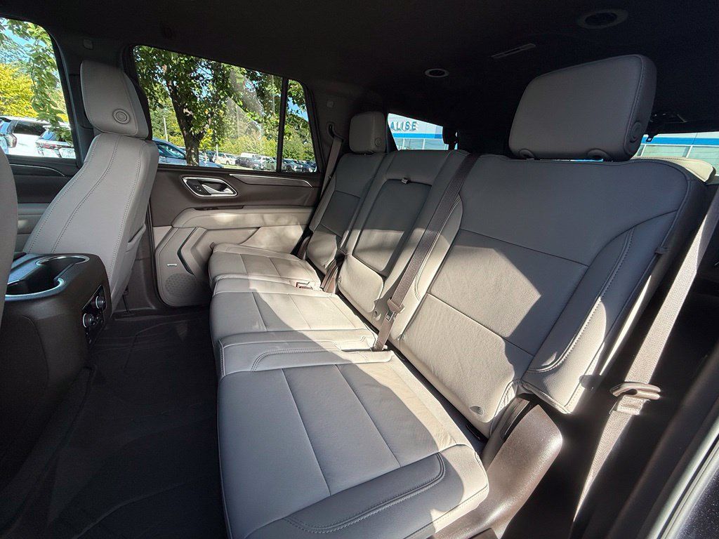 Used 2024 Chevrolet Tahoe LT w/ Luxury Package AWD/4WD image 28