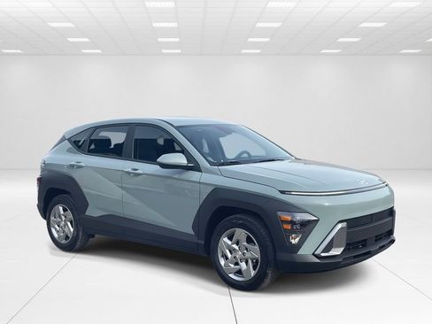 New 2026 Hyundai Kona SE image 1
