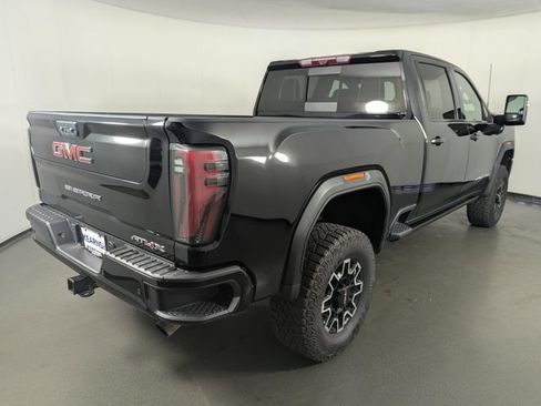 Used 2024 GMC Sierra 2500 AT4X AWD/4WD image 8