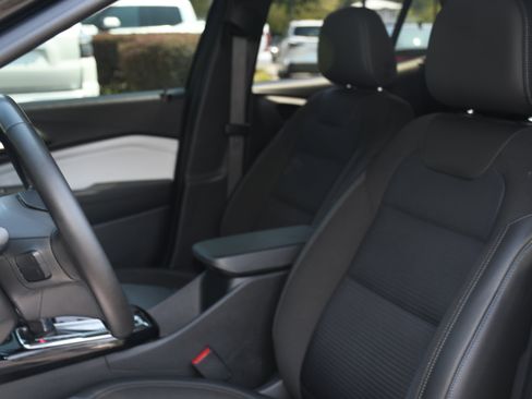 Used 2024 Chevrolet Trax LT w/ Driver Confidence Package image 11