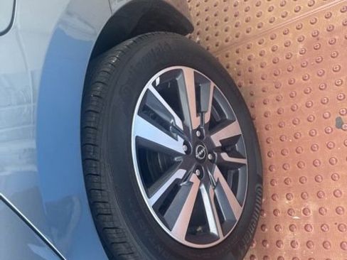 Used 2023 Nissan Versa SV FWD image 29