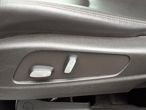 Certified 2022 Cadillac XT5 Luxury image 13