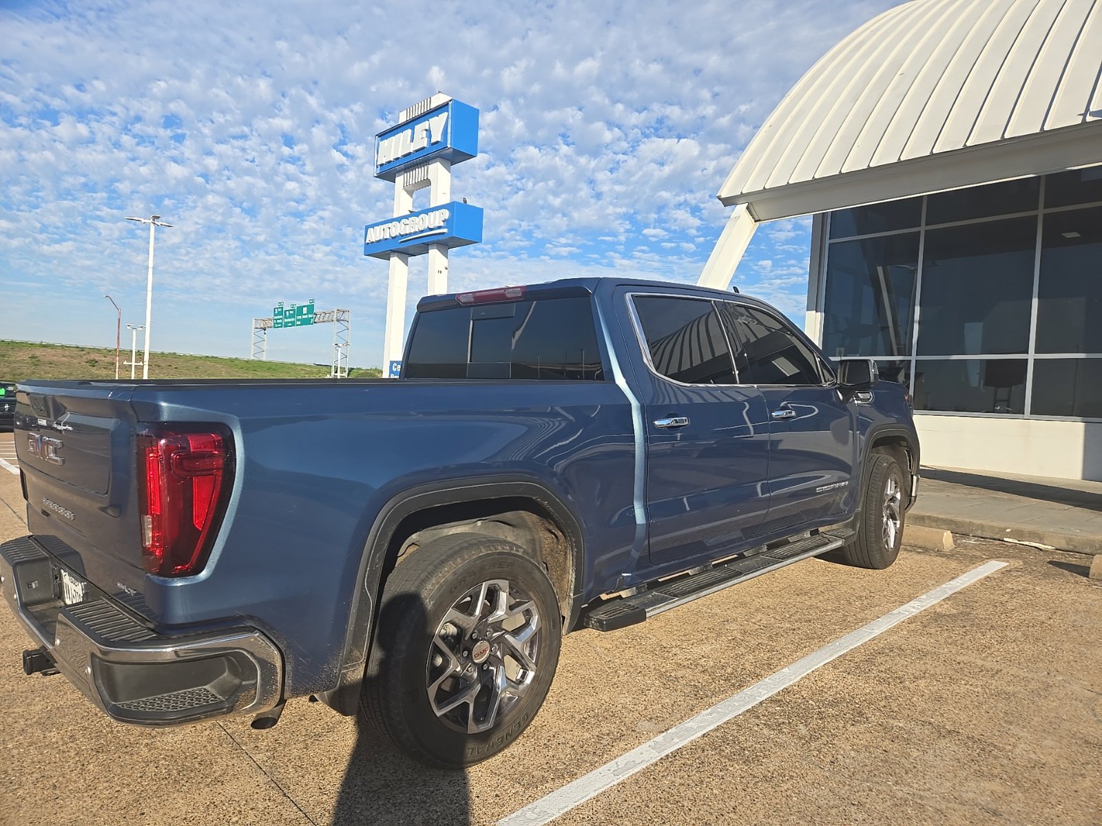 Used 2024 GMC Sierra 1500 SLT RWD image 5