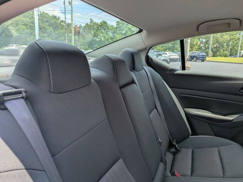 Used 2025 Nissan Altima 2.5 SV FWD image 31