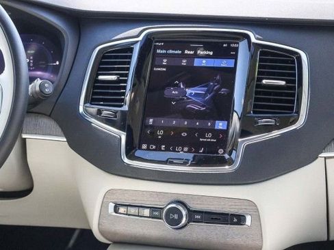 Used 2023 Volvo XC90 T8 Plus w/ Protection Package Premier image 17