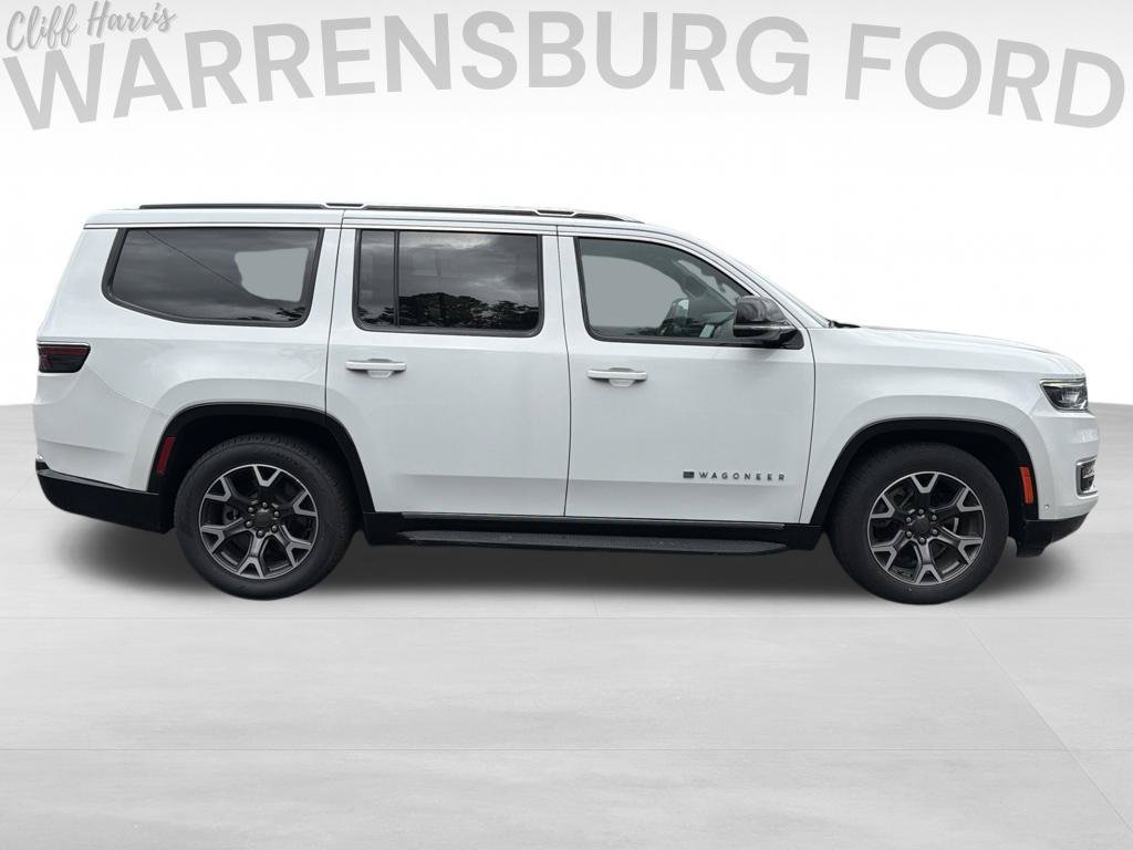 Used 2024 Jeep Wagoneer Series III AWD/4WD image 8
