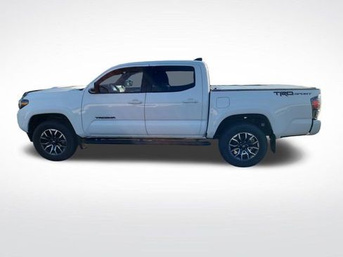 Used 2020 Toyota Tacoma TRD Sport w/ Technology Package image 2