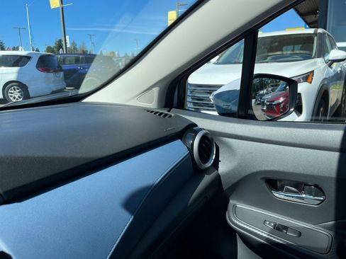 Used 2025 Nissan Versa SV image 35