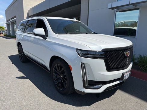 Certified 2023 Cadillac Escalade Sport w/ LPO, ONYX Package AWD/4WD image 7