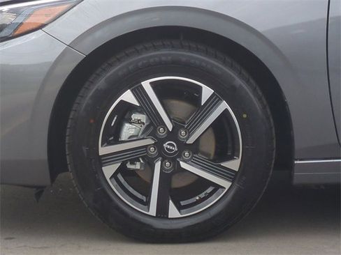 Used 2024 Nissan Sentra SV image 17