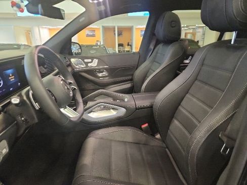 Used 2026 Mercedes-Benz GLS 580 4MATIC image 12
