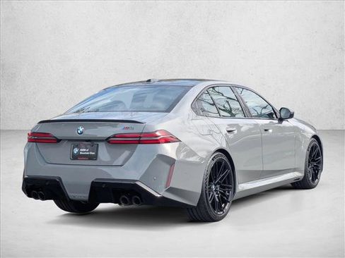 New 2026 BMW M5 image 2