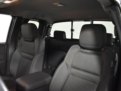 Used 2022 Nissan Frontier SV AWD/4WD image 10
