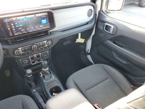 Used 2025 Jeep Wrangler Unlimited Sahara w/ Safety Group AWD/4WD image 14