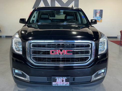 Used 2019 GMC Yukon XL SLT image 3