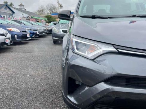 Used 2018 Toyota RAV4 LE w/ All Weather Liner Package image 2