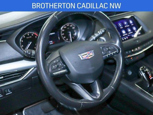 Used 2020 Cadillac XT4 Premium Luxury image 18