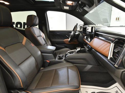 Used 2023 GMC Canyon AT4 w/ AT4 Premium Package image 15