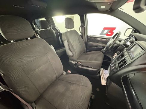 Used 2020 Dodge Grand Caravan SE FWD image 29