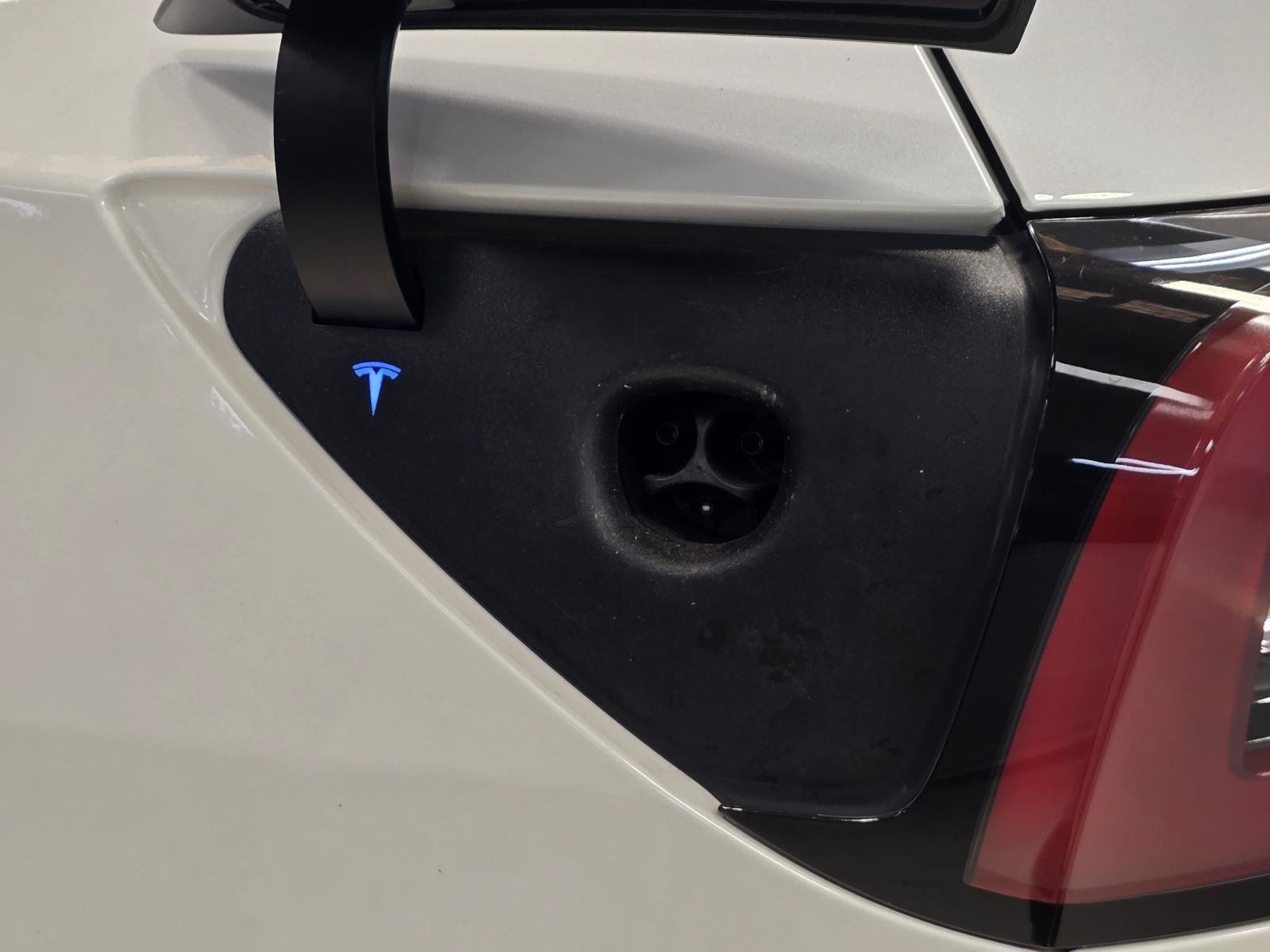 Used 2021 Tesla Model Y Long Range AWD/4WD image 8