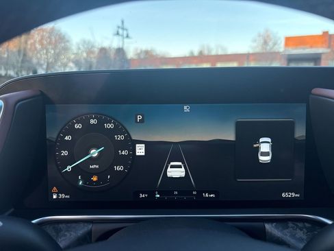 Used 2025 Genesis G90 3.5T image 18