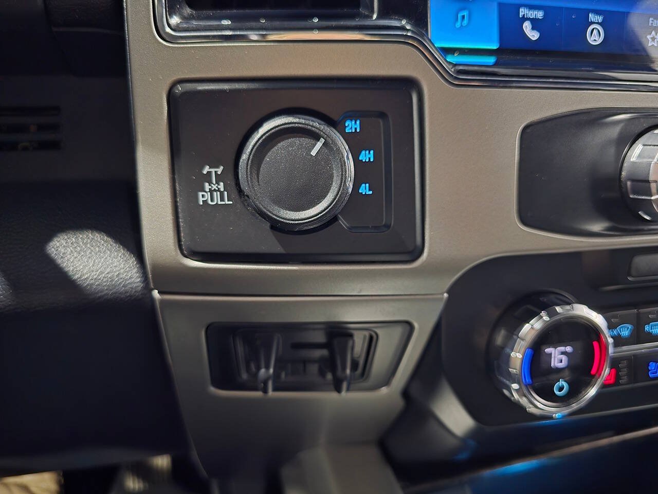 Used 2022 Ford F250 Lariat w/ Tremor Off-Road Package AWD/4WD image 21