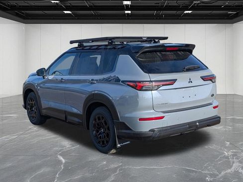 New 2026 Mitsubishi Outlander AWD image 3