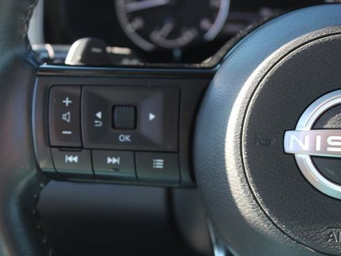 Used 2023 Nissan Pathfinder SV image 23