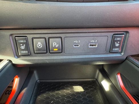 Used 2022 Nissan Frontier PRO-4X image 19