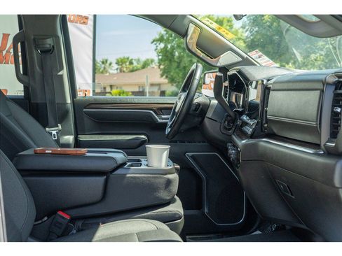 Used 2025 Chevrolet Silverado 1500 LT AWD/4WD image 41