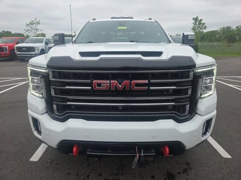 Used 2023 GMC Sierra 2500 AT4 w/ AT4 Preferred Package AWD/4WD image 4
