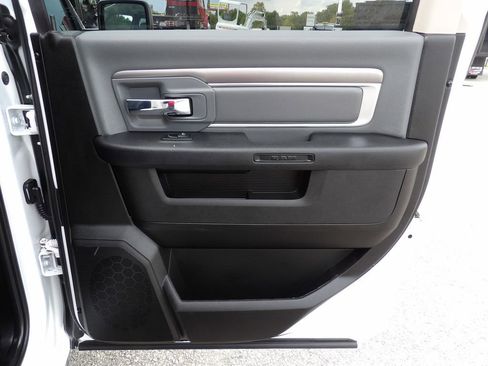 Used 2022 RAM 1500 Classic SLT image 32