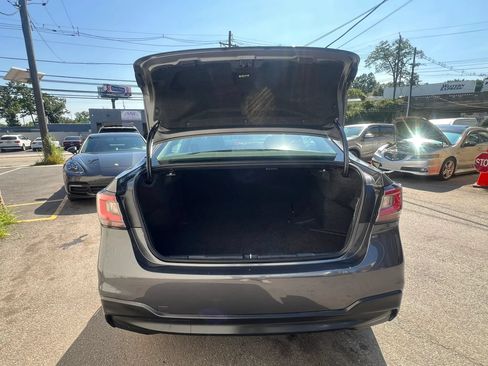 Used 2022 Subaru Legacy Premium AWD/4WD image 9