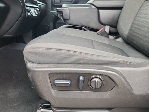 Used 2022 Chevrolet Silverado 2500 Custom w/ Custom Value Package AWD/4WD image 19