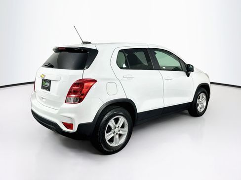Used 2022 Chevrolet Trax LS w/ Tint and Cruise Package FWD image 9