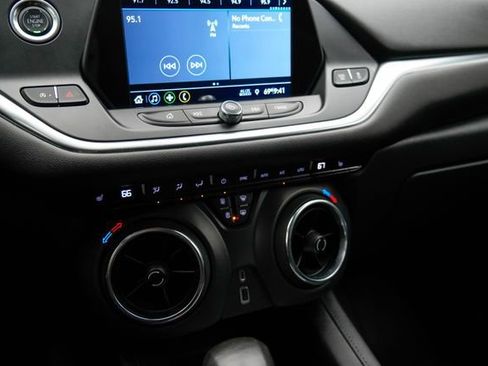 Used 2020 Chevrolet Blazer LT image 12