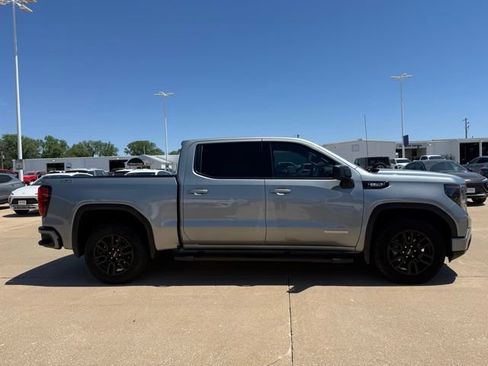 Used 2024 GMC Sierra 1500 Elevation AWD/4WD image 2