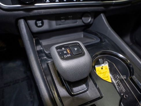 Used 2024 Nissan Rogue SV image 16