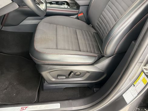 Certified 2025 Ford Explorer ST-Line w/ ST-Line Street Pack AWD/4WD image 15