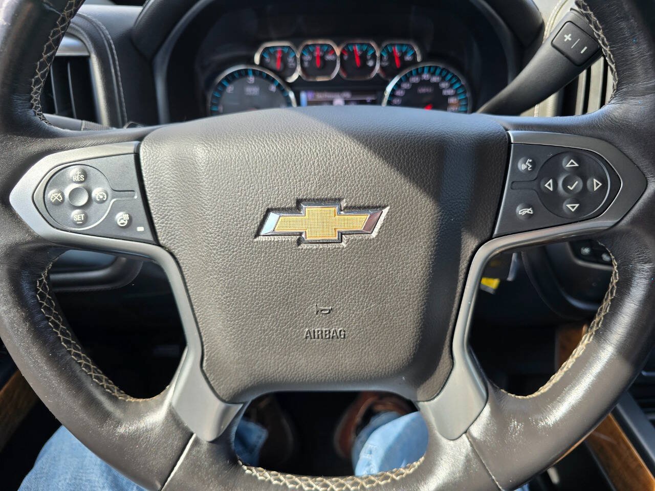 Used 2017 Chevrolet Silverado 1500 LTZ w/ LTZ Plus Package AWD/4WD image 17