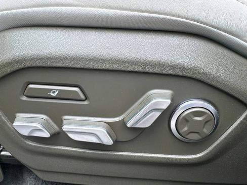 Used 2025 Hyundai Santa Fe Calligraphy AWD/4WD image 16