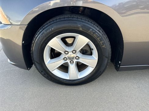 Used 2014 Dodge Charger SE image 17