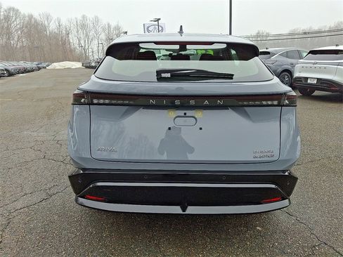 Used 2024 Nissan Ariya AWD image 6